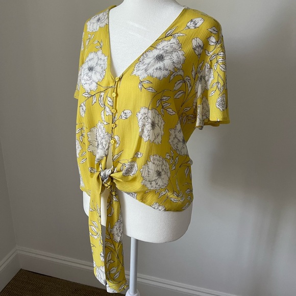 LUSH yellow floral print top - Size M - Picture 3 of 15